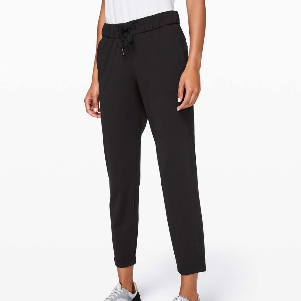 Lululemon On the Fly 7/8 Pant - Size 4 - Black